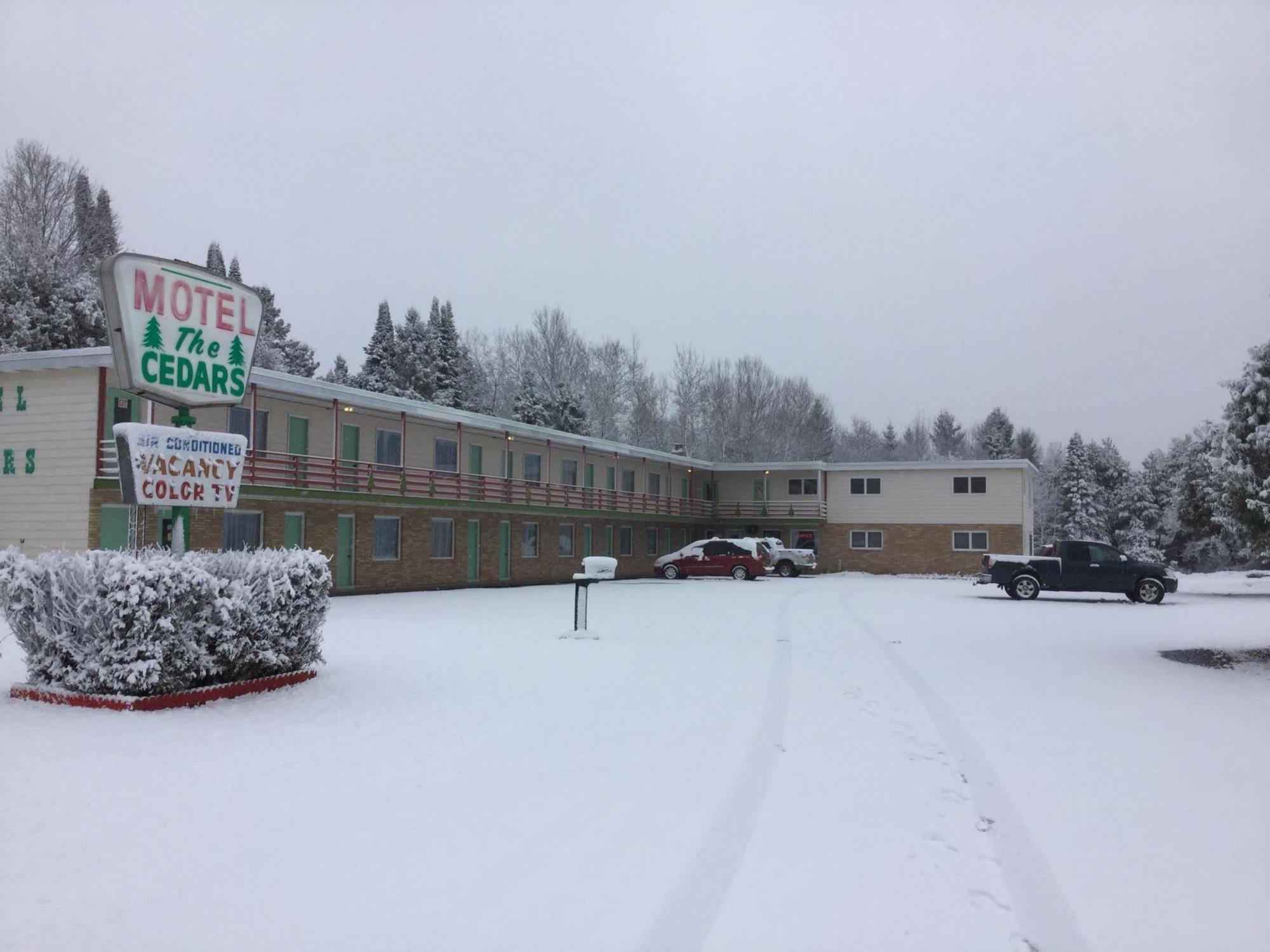 เดอะซีดาร์ส โมเทล Motel ไอรอนวูด ภายนอก รูปภาพ