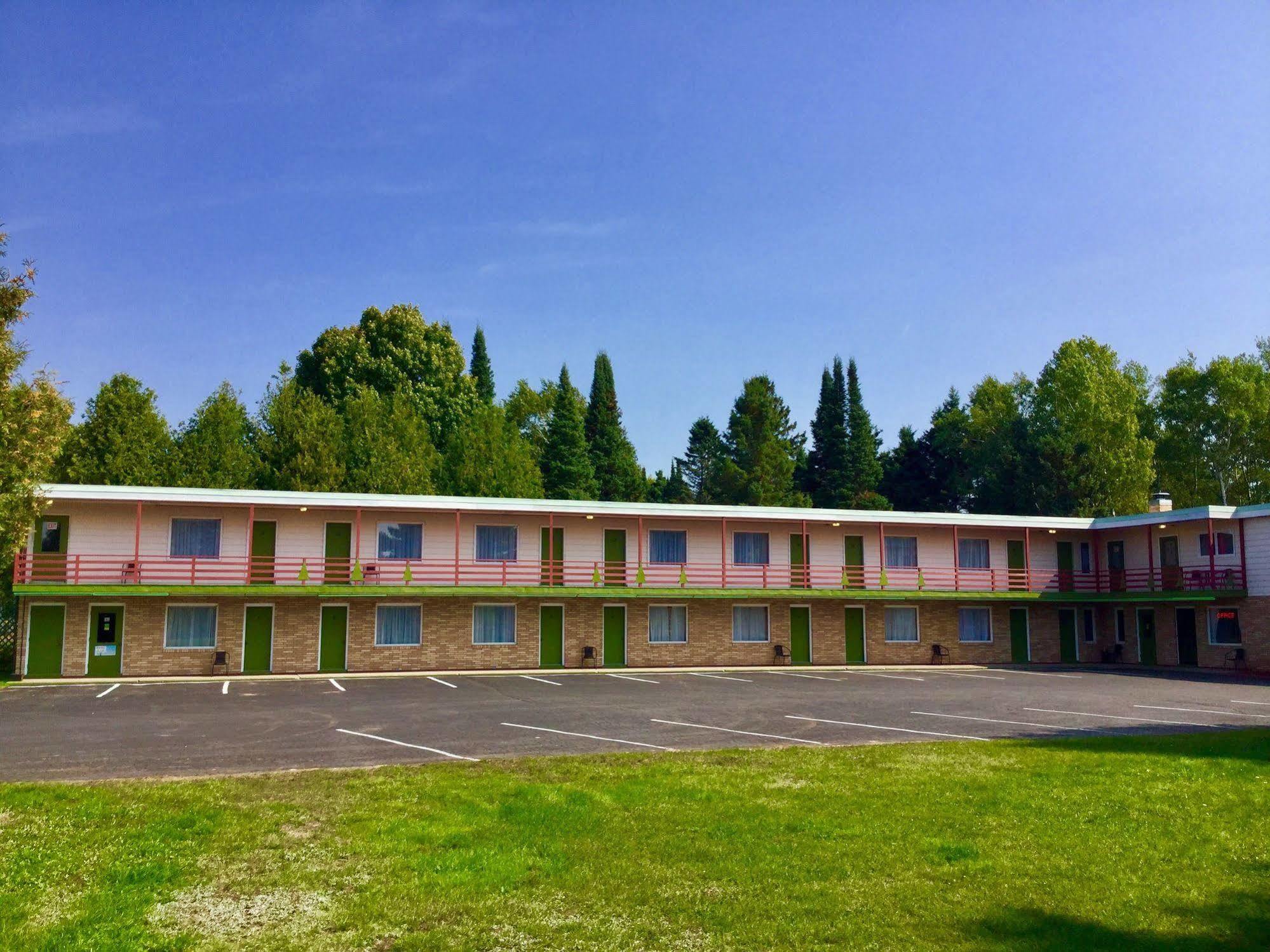 เดอะซีดาร์ส โมเทล Motel ไอรอนวูด ภายนอก รูปภาพ
